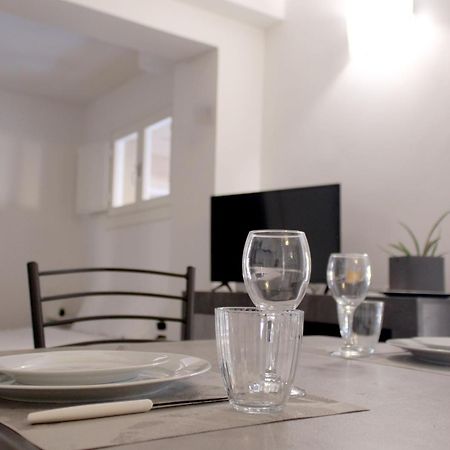 Appartamento Sky Loft Airport - Modern Apt 1St Floor Bologna Esterno foto